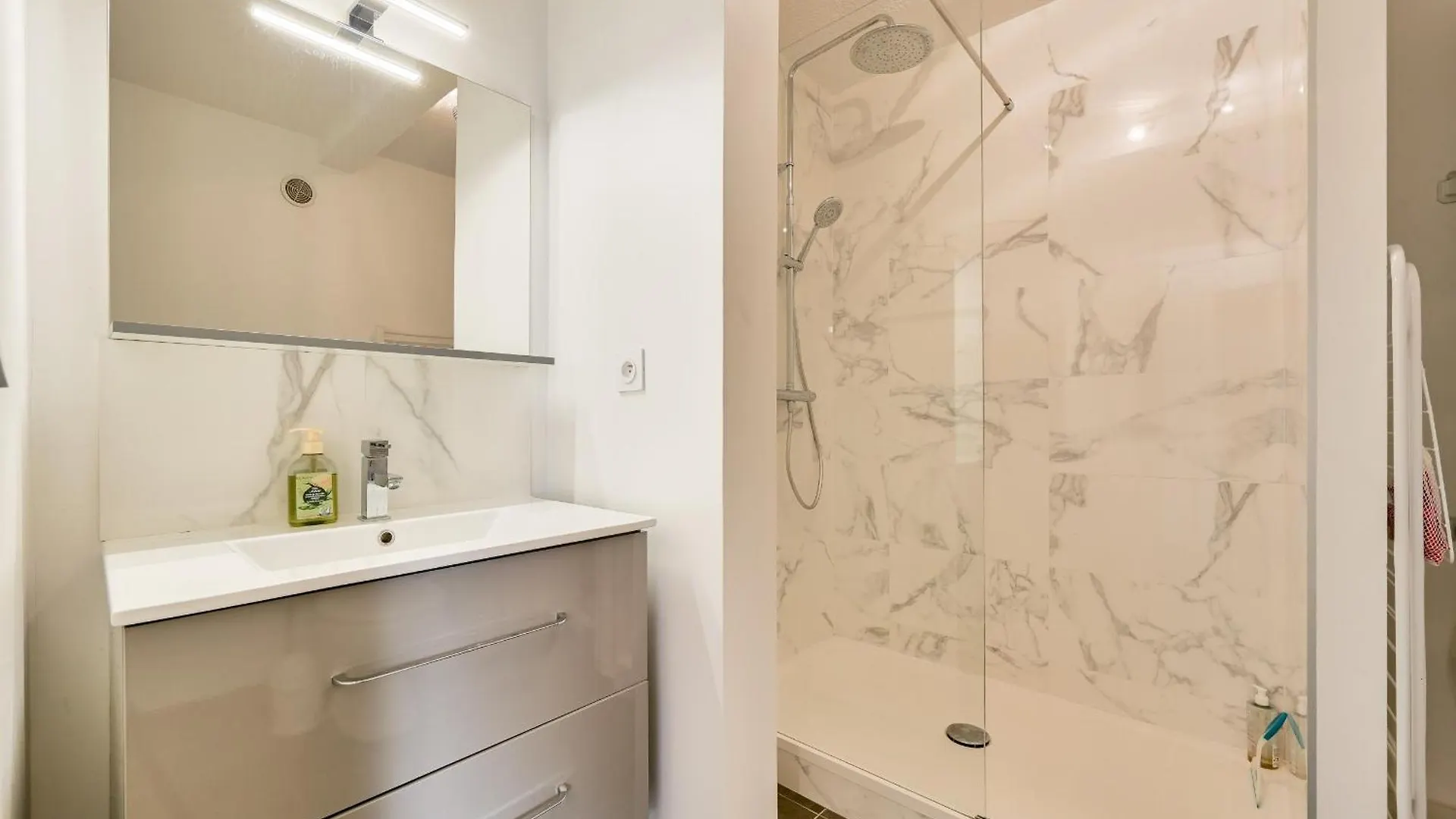 아파트 Hameau De La Belle Sayette, Appartement Pour 4 Génos 프랑스